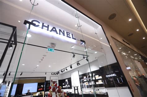 is chanel closing down|Chanel luxury store.